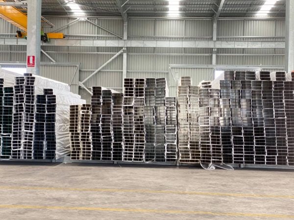aluminium retaining wall in factory